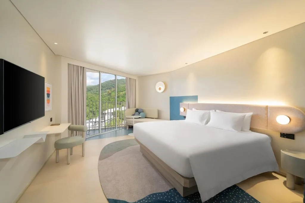 Centara Karon Resort Phuket: another view