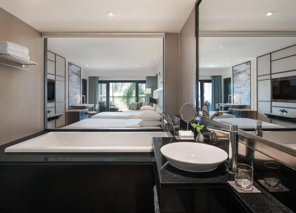 Hyatt Regency Phuket Resort: another view