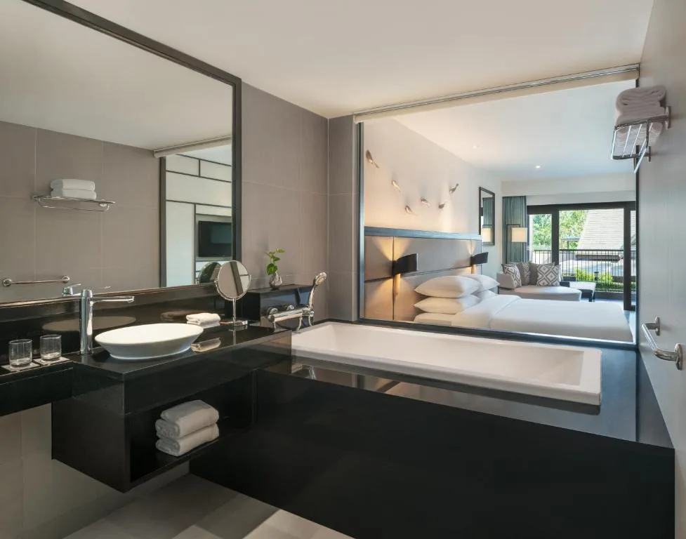 Hyatt Regency Phuket Resort: another view