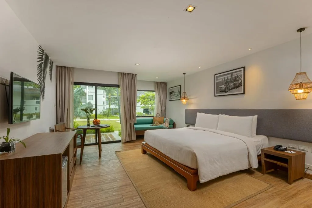 Outrigger Khao Lak Beach Resort: another view