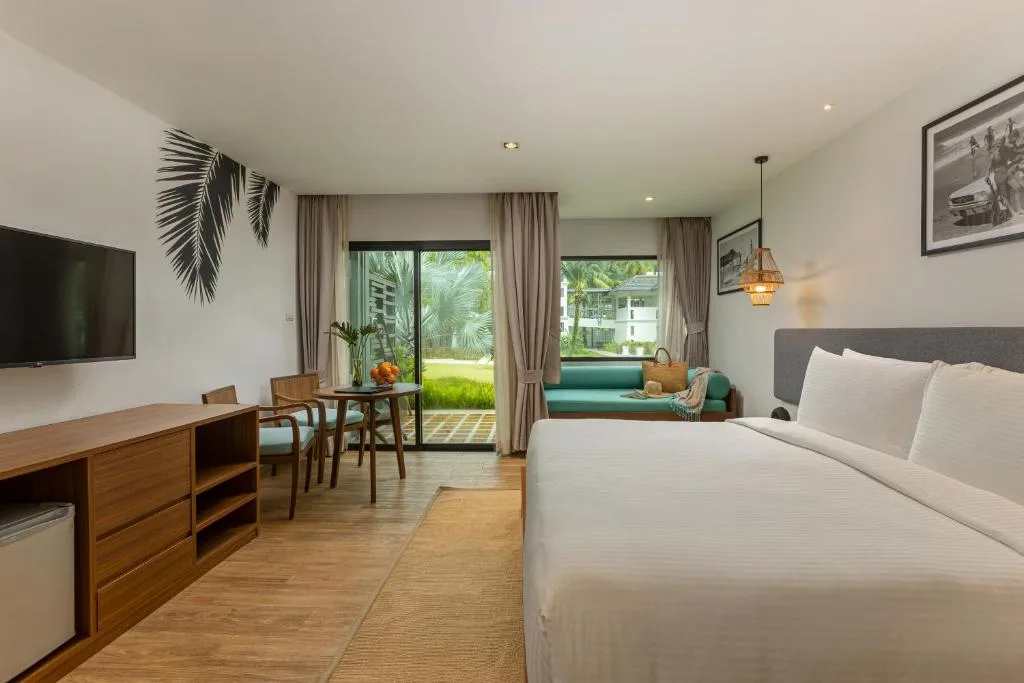 Outrigger Khao Lak Beach Resort: another view