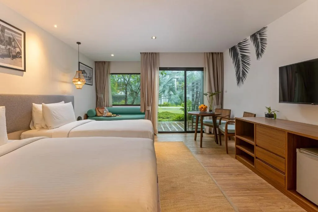 Outrigger Khao Lak Beach Resort: another view