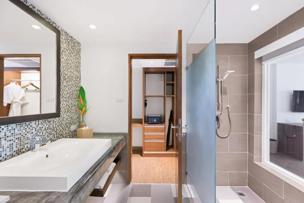 Outrigger Khao Lak Beach Resort: another view